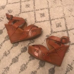 Gianni Bini Platform Sandals